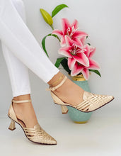 Cargar imagen en el visor de la galería, AMPARO DORADO
