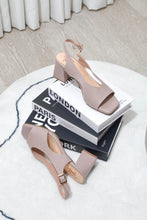 Cargar imagen en el visor de la galería, PAMELA TAUPE
