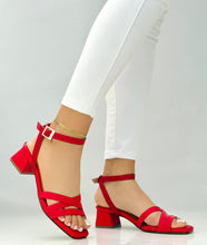 Cargar imagen en el visor de la galería, ELBA ROJO
