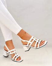 Cargar imagen en el visor de la galería, DALIA BLANCO
