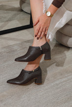 Cargar imagen en el visor de la galería, BLAKE CHOCOLATE
