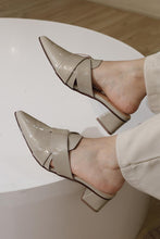 Cargar imagen en el visor de la galería, ESTRELLA BEIGE
