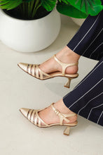 Cargar imagen en el visor de la galería, LORENA CHAMPÁN
