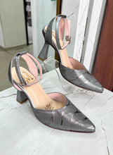 Cargar imagen en el visor de la galería, BLANCA CAÑO FUSIL
