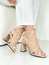 Cargar imagen en el visor de la galería, KATHERINE CAPUCHINO
