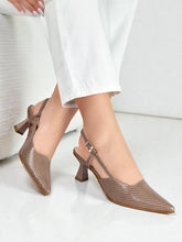 Cargar imagen en el visor de la galería, CLAUDIA TAUPE OSCURO
