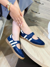 Cargar imagen en el visor de la galería, ELENA AZUL X BLANCO
