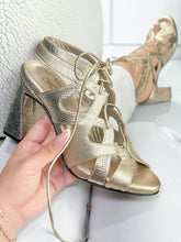 Cargar imagen en el visor de la galería, KATHERINE DORADO
